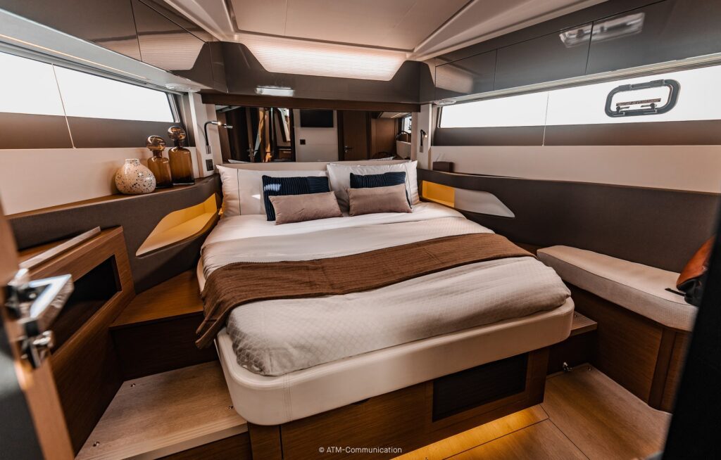 wellcraft-435-interieur-atm-13-sur-101-338345 (1)-min