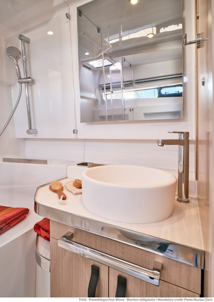 th-36-image-interior-bathroom-875072
