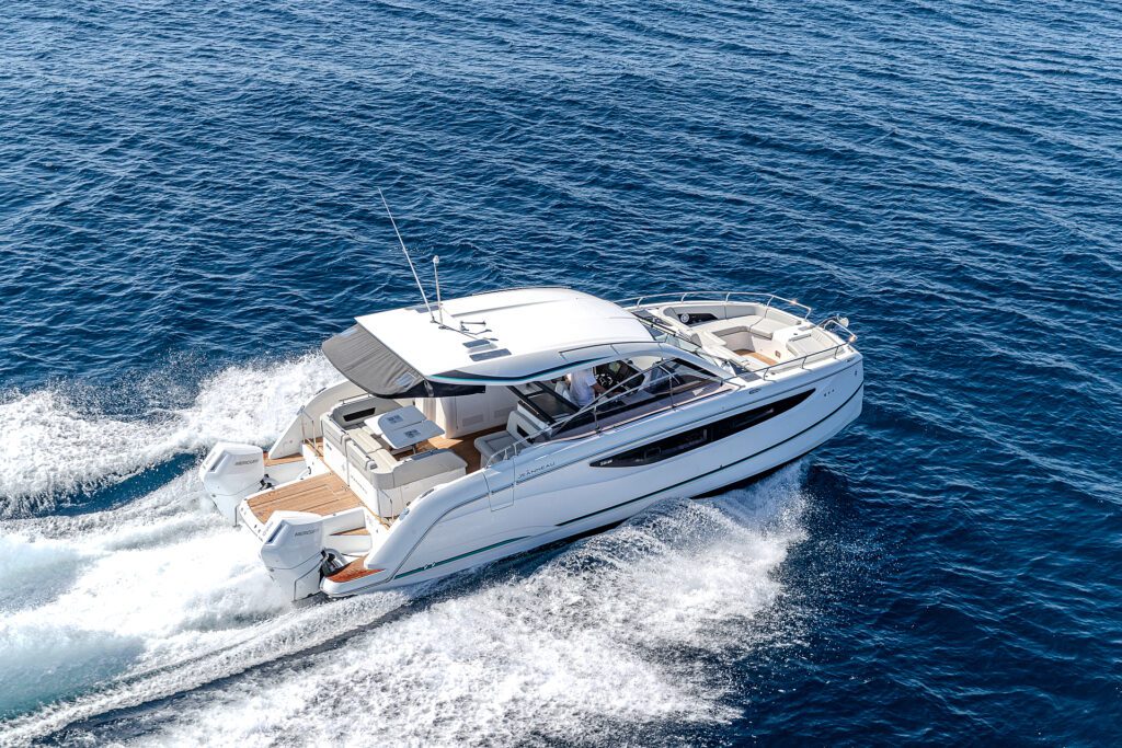 JEANNEAU TH 38